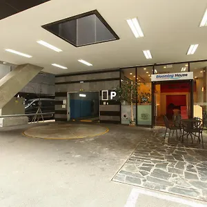 Blooming House Residencia Apartahotel